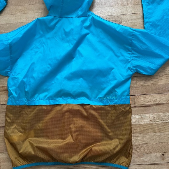 Cotopaxi Teca Half Zip Windbreaker - Picture 5 of 6
